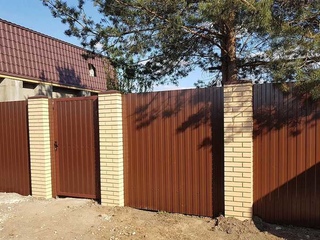 Профлист С20 0.4 мм RAL 8017 Шоколад Двухсторонний 1 - в «Монолит-Металлопрокат».