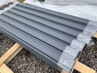 Штакетник П-образный А Монолит 0,5 Satin RAL7024 Мокрый Асфальт 2 - в «Монолит-Металлопрокат».