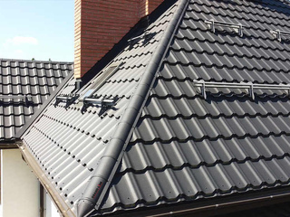 Металлочерепица Grand Line Kvinta plus 0,5 Rooftop Matte RR 32 Темно-коричневый 4 - в «Монолит-Металлопрокат».