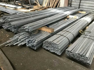 Полоса стальная 30х5 мм 6 м 0 - в «Монолит-Металлопрокат».
